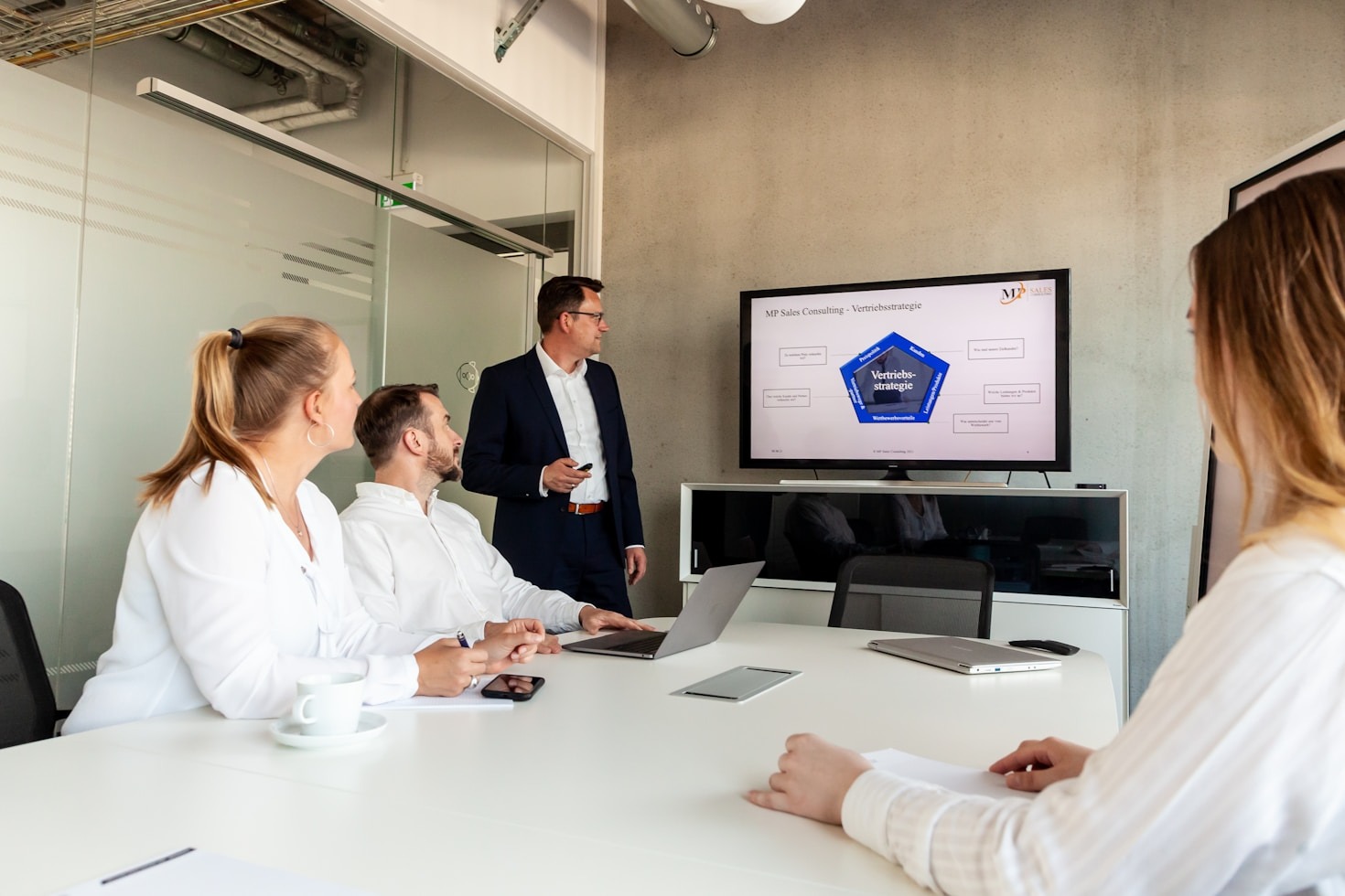 5 Ways to Streamline Administrative Workflows